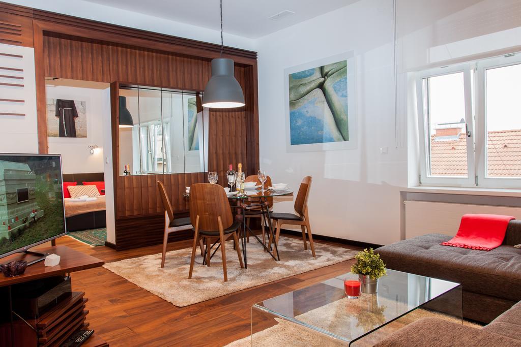 Centroom Apartments ซาเกร็บ ภายนอก รูปภาพ